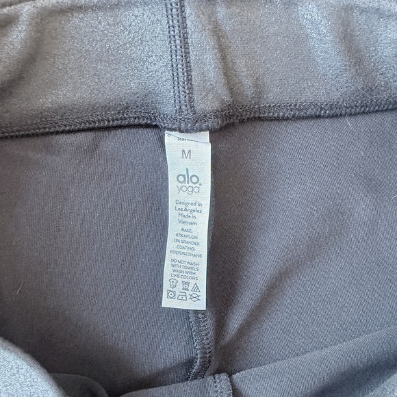 Alo Yoga Airbrush Leggings Womens M Faux Leather High-Waist Athletic Black - Picture 3 of 9